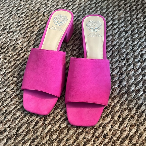 NWT VInce Camuto sandals size 9 in hot pink - Picture 2 of 5